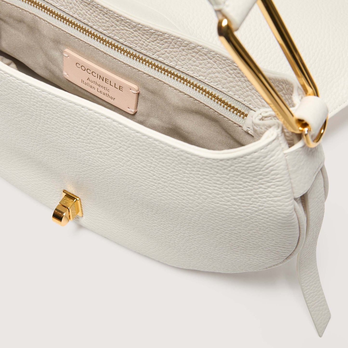 COCCINELLE MAGIE SOFT MEDIUM