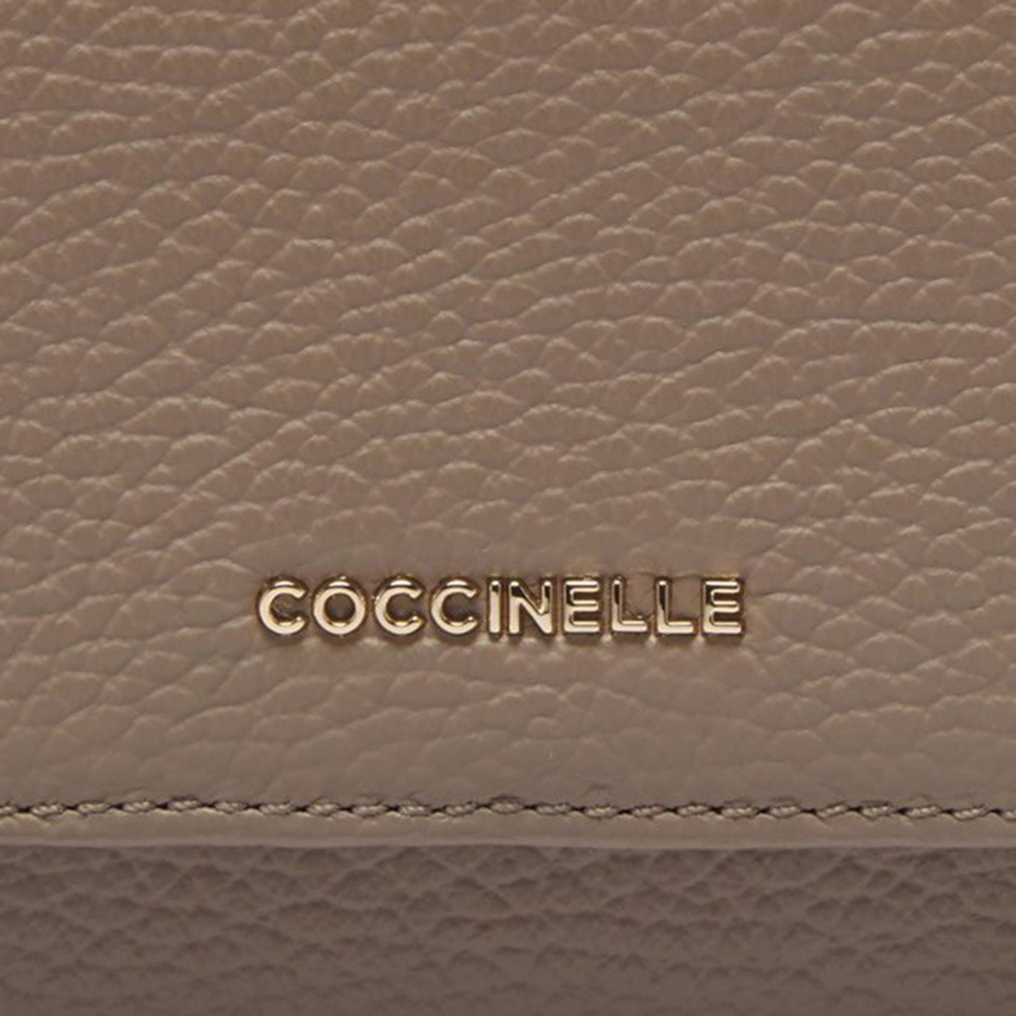 COCCINELLE METALLIC SOFT MEDIUM