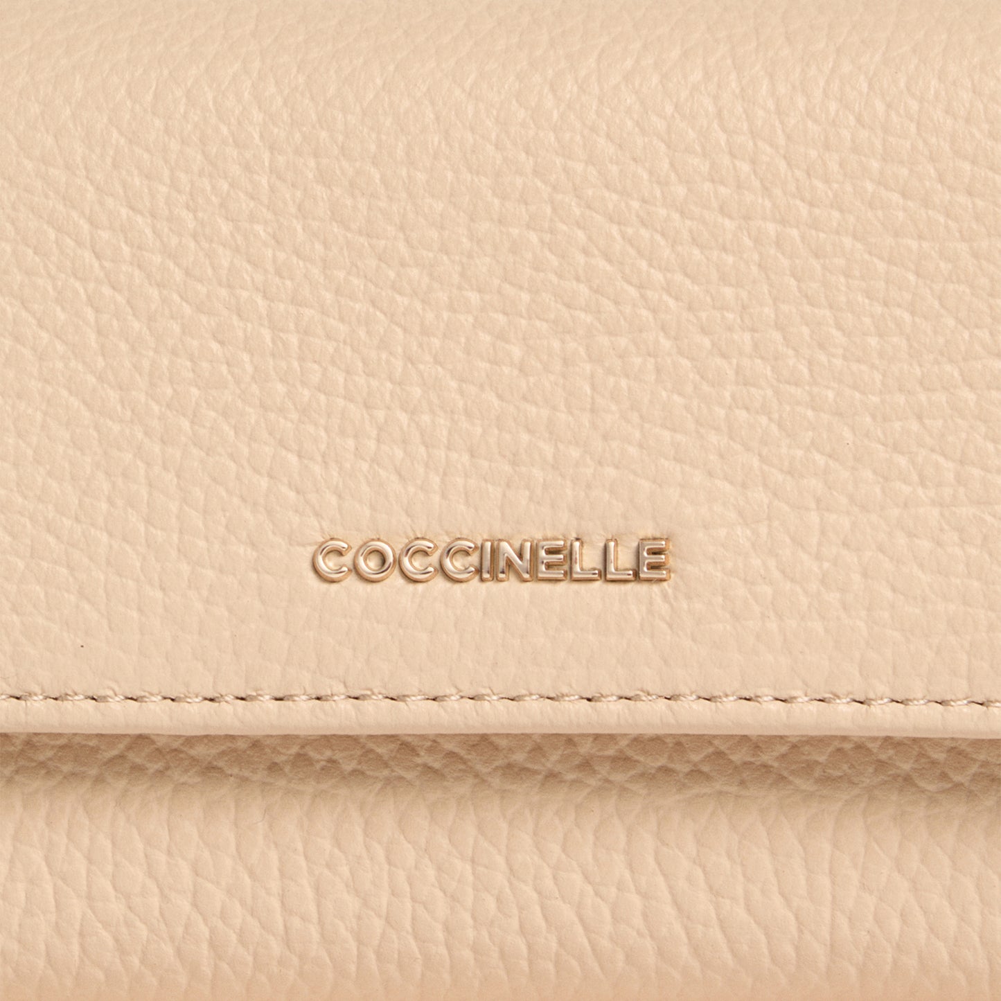 COCCINELLE METALLIC SOFT