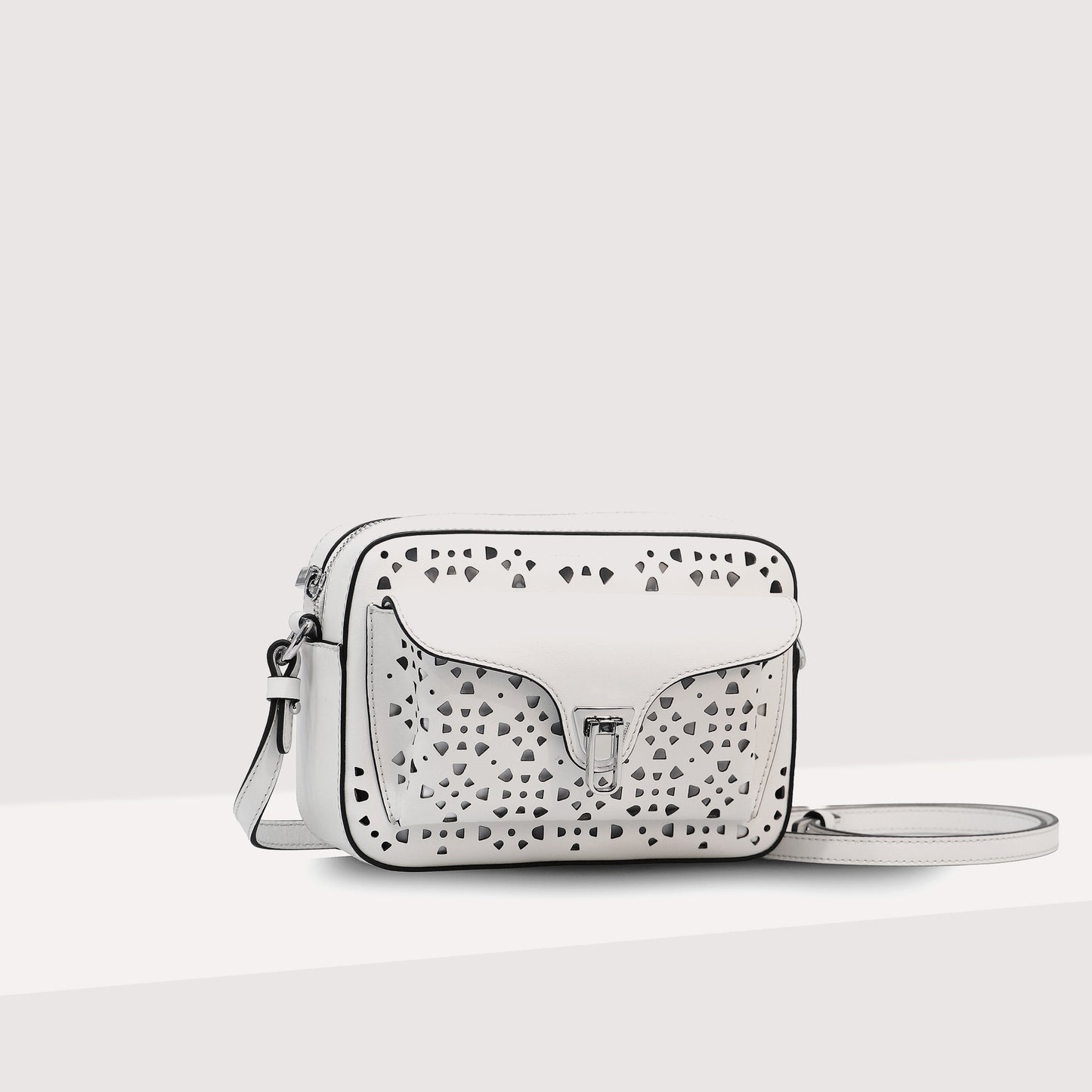 COCCINELLE BEAT COW HIDE PERFOREE MEDIUM