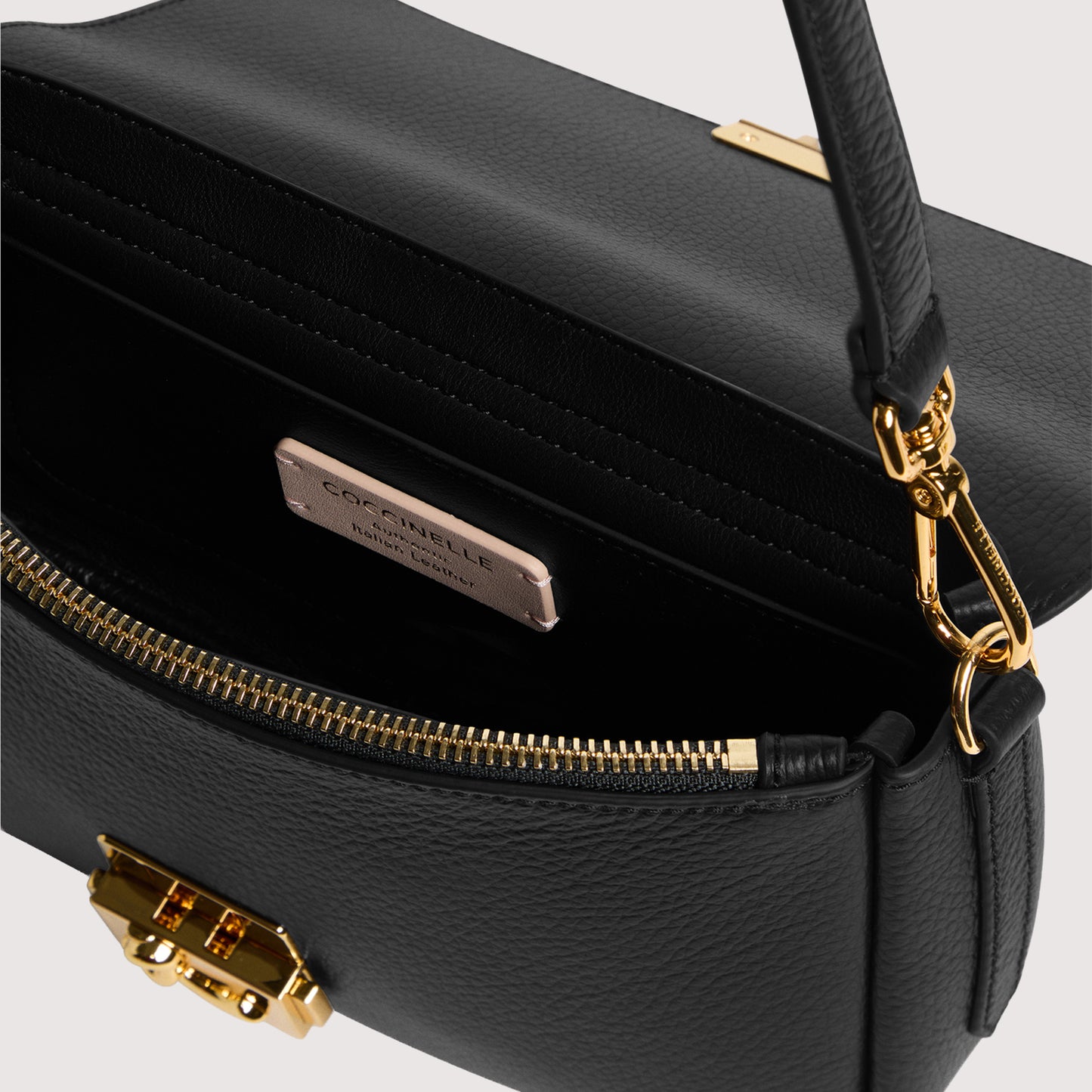 COCCINELLE C-ME LOCK MEDIUM