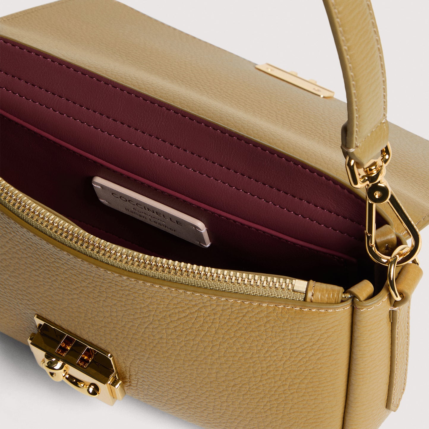 COCCINELLE C-ME LOCK MEDIUM