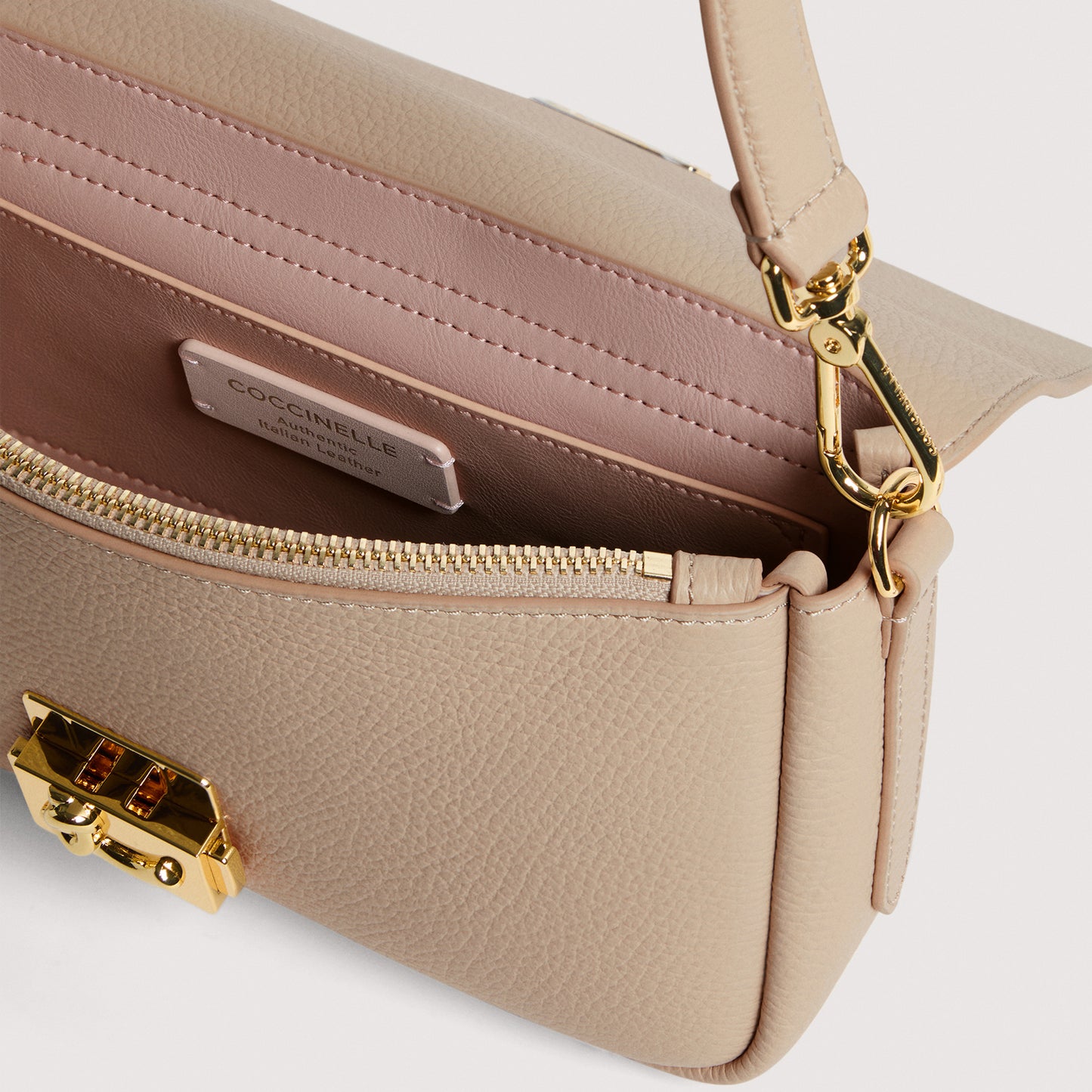 COCCINELLE C-ME LOCK MEDIUM