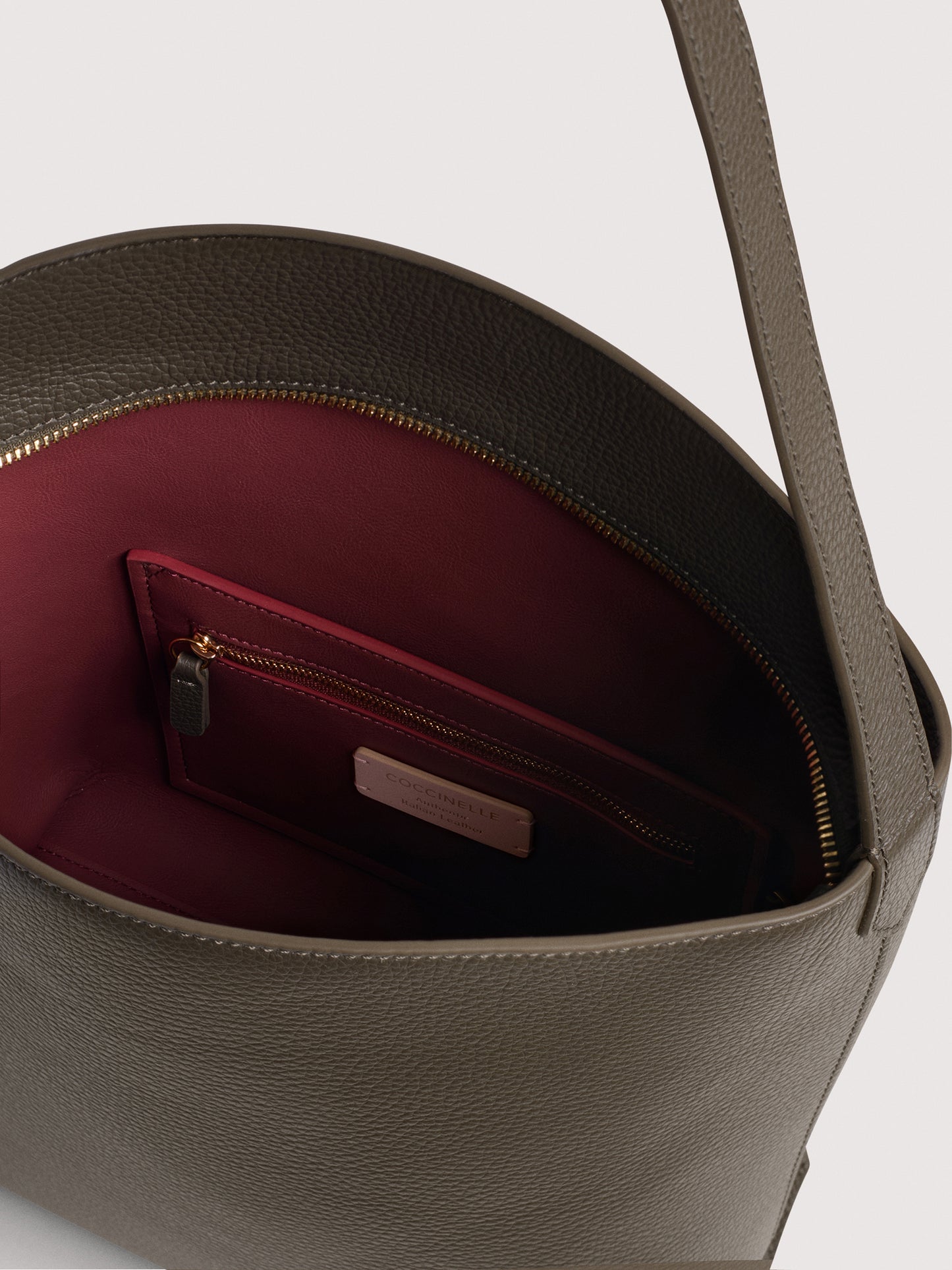 COCCINELLE C-ME LOCK MEDIUM