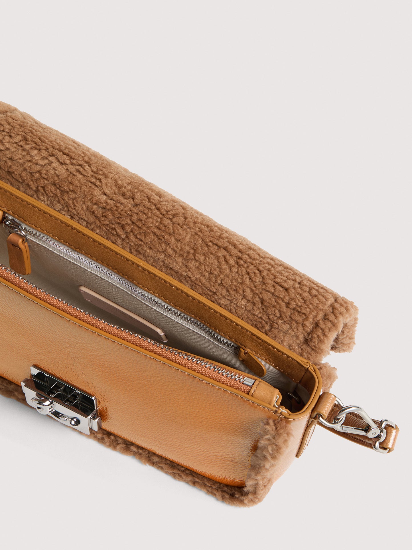 COCCINELLE C-ME LOCK GLAZED ECOFUR MEDIUM
