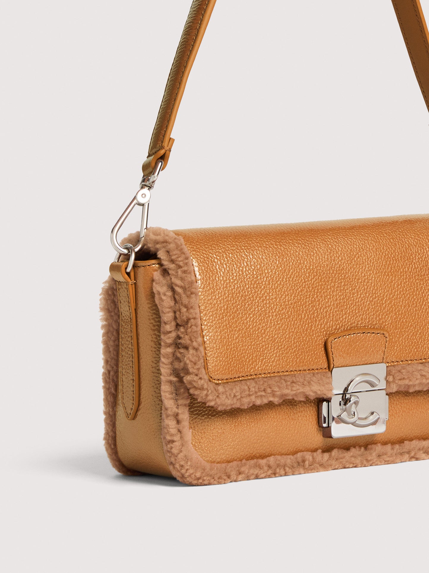 COCCINELLE C-ME LOCK GLAZED ECOFUR MEDIUM