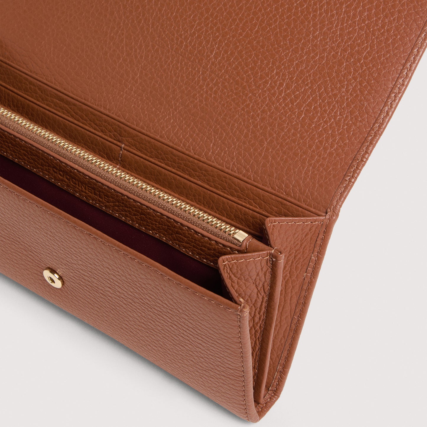 COCCINELLE METALLIC SOFT