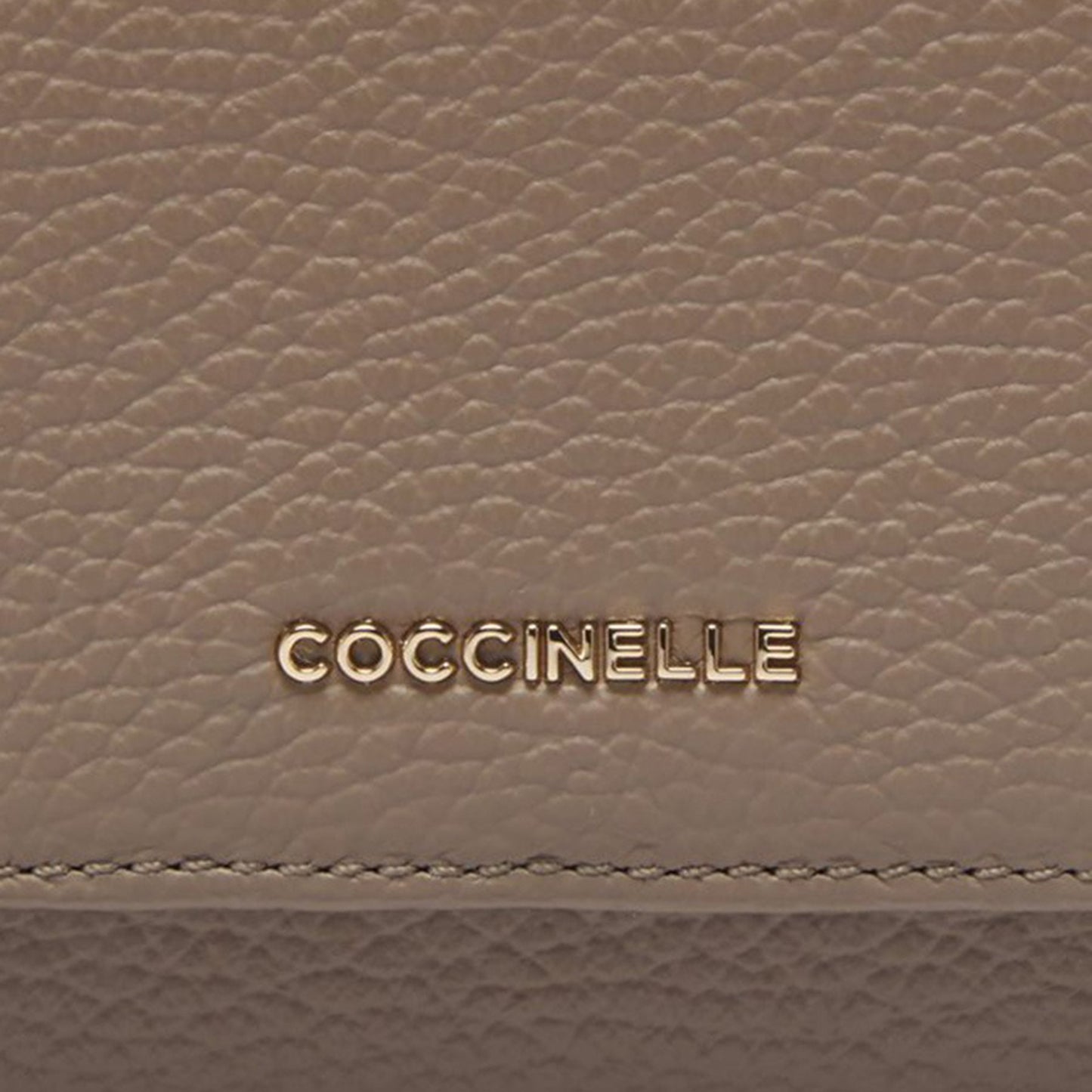 COCCINELLE METALLIC SOFT MEDIUM